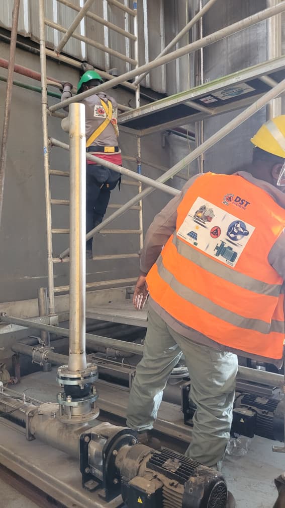 Pose de pompe industrielle